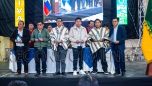 Reconocimiento a empresas floreanas por su trayectoria en los 107 años de la parroquia Flores